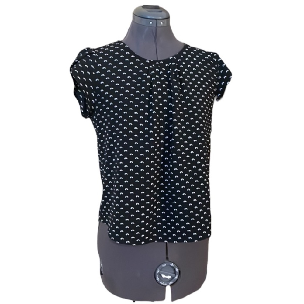 2/$18 Chocolate Black and White Flutter Sleeve Top Size Small